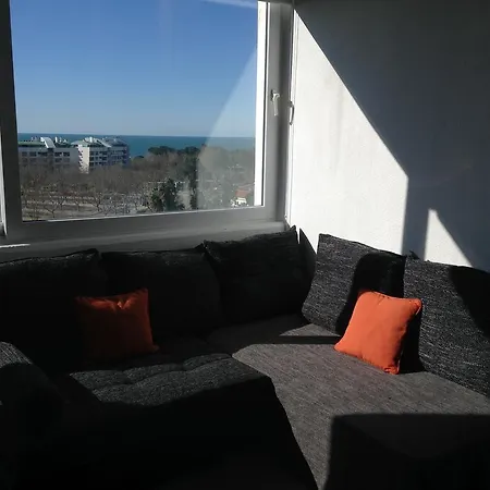 Centrally Located Sea View