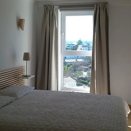 Centrally Located Sea View Apartment Cascais